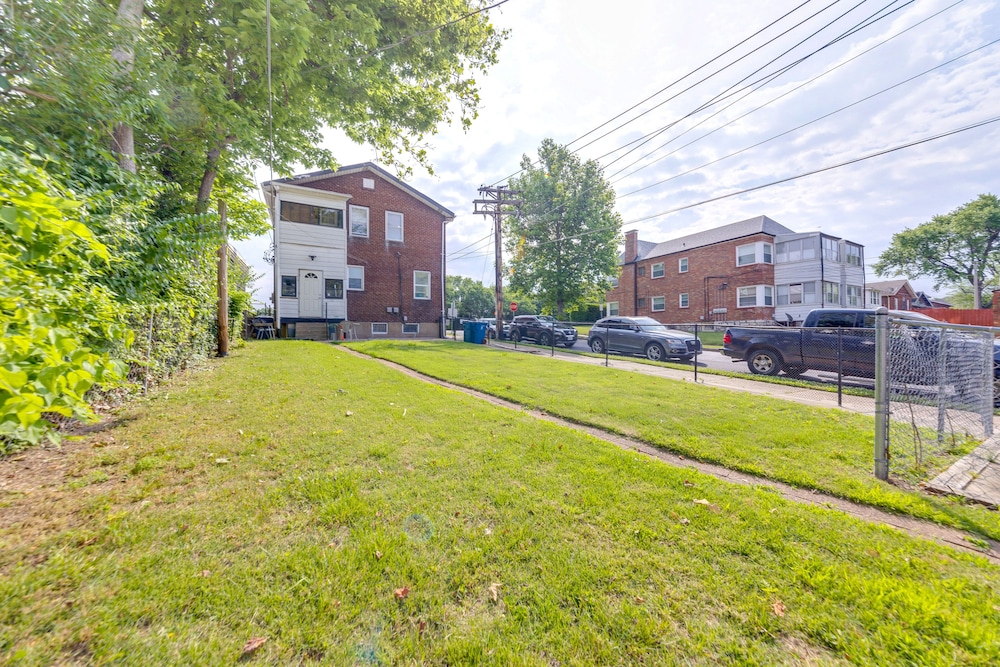St Louis Vacation Rental ~ 10 Mi to Downtown! view 5
