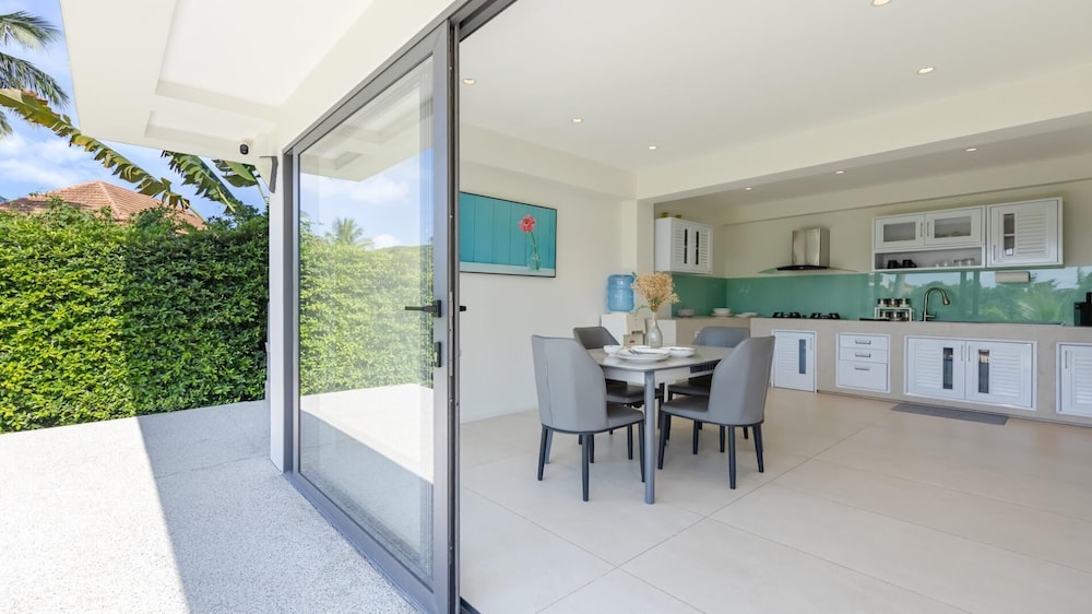 4 Bed SeaView Villa with Breakfast KBR32