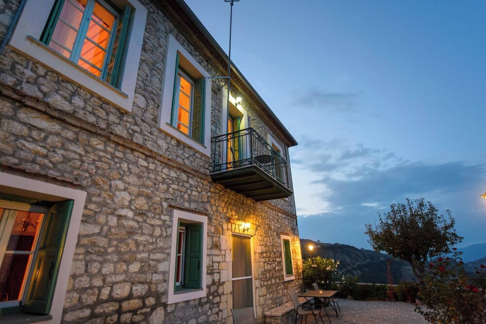 Gero-fotis Guesthouse - Upper Floor Superb View