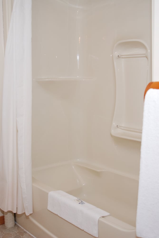 Shining Waters Cottages