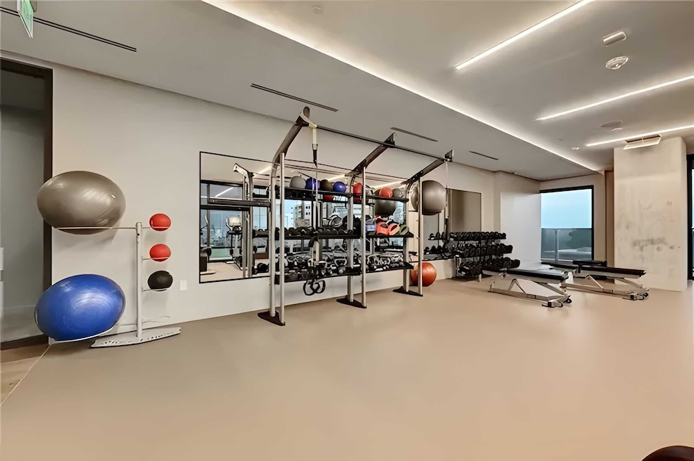The Emma Penthouse: Modern 2BR Condo, Steps From Rainey St. & Lady Bird Lake