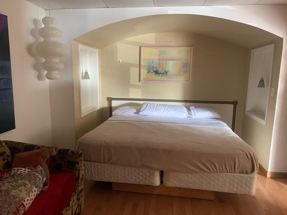River Road Motel
