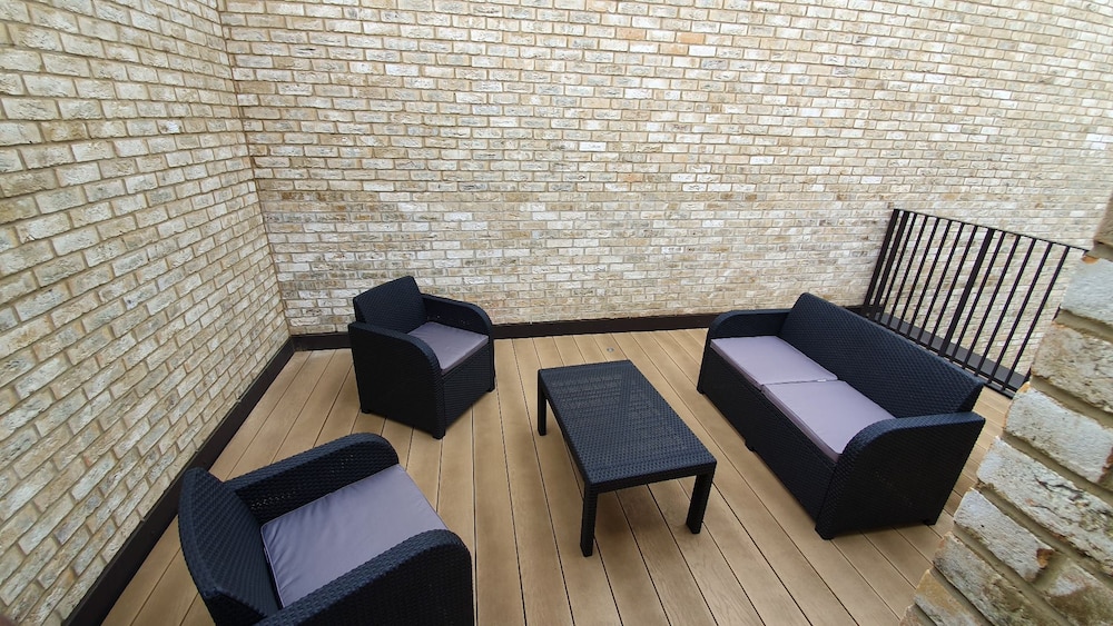 balcony