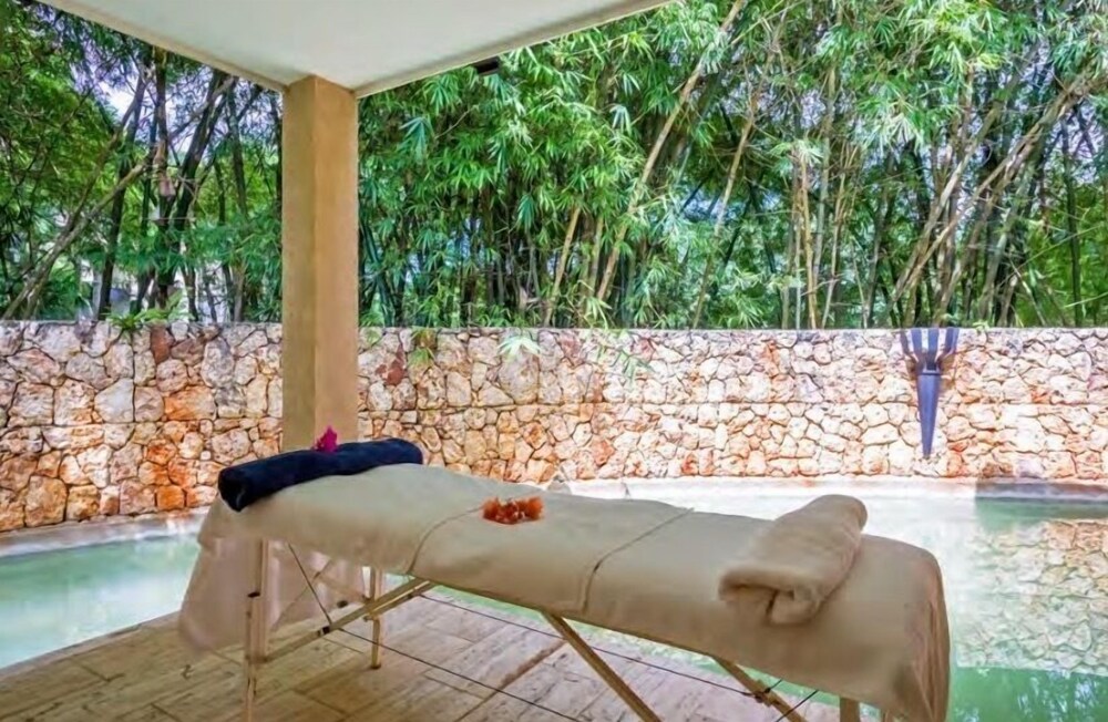 Oasis Casa Condo