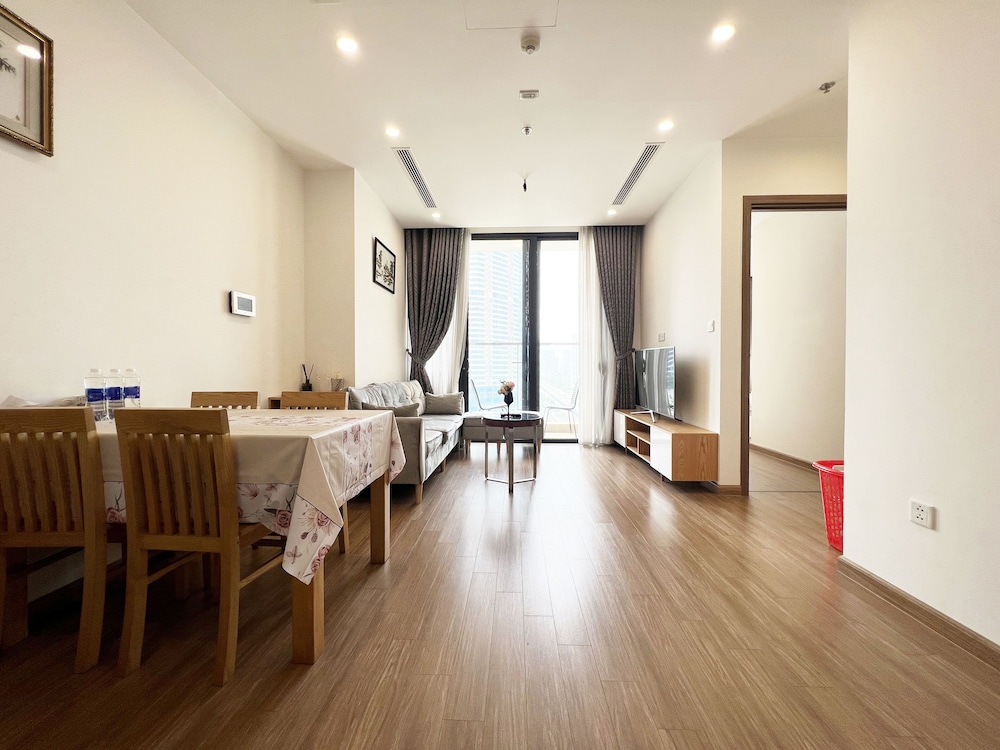 Luxhousing Vinhomes Skylake