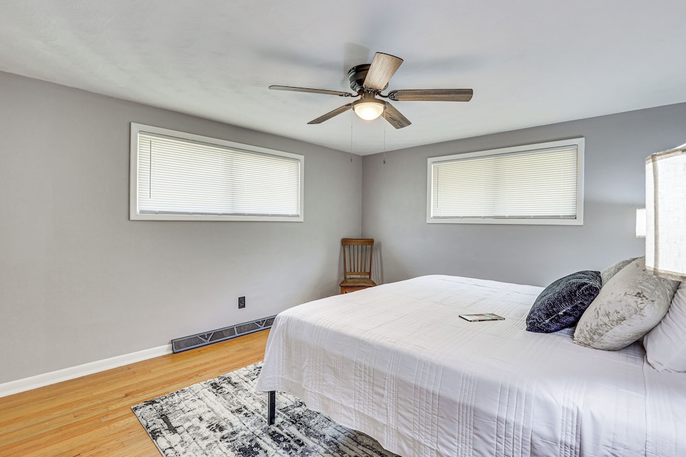 Fish, Hike & Golf: Leisurely Navarre Home w/ Yard!