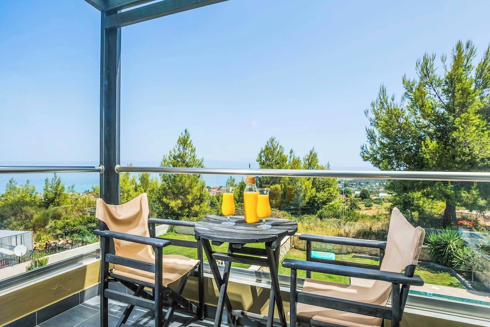 Sunny Spa Villa