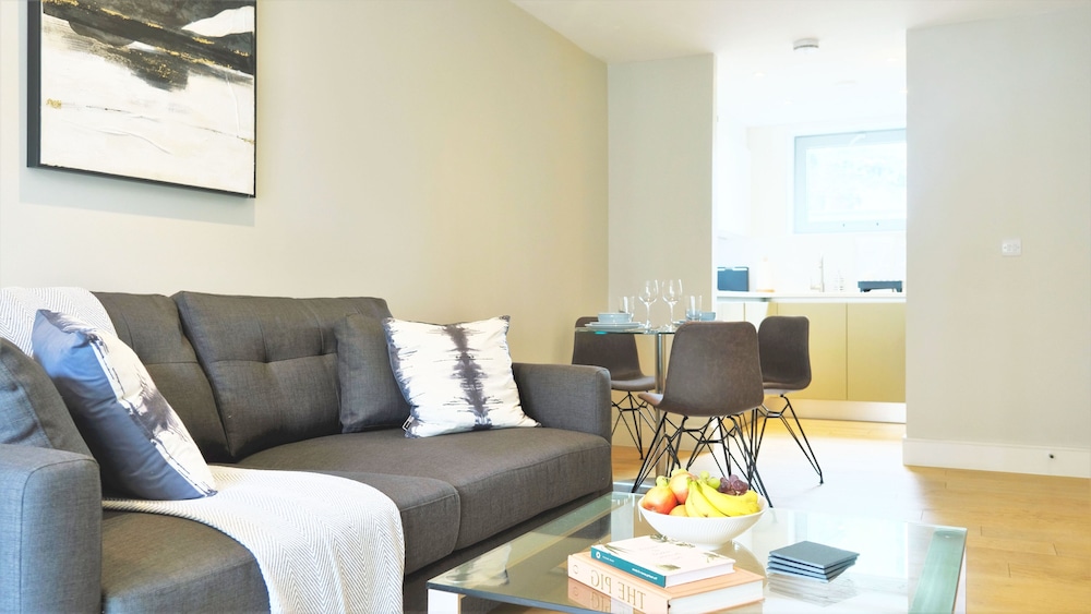 Accomodo London Southbank - Spacious & Elegant Apartments near Big Ben & London Eye