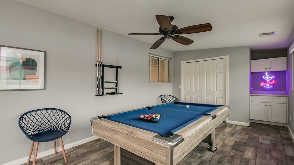 Modern Chic Old Town Scottsdale Home W/pool & Gym!
