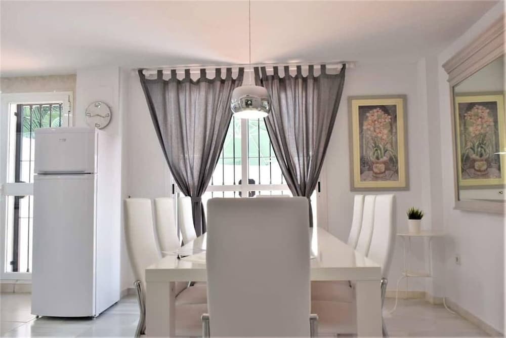 Villa Emma 4 Bedrooms F-3