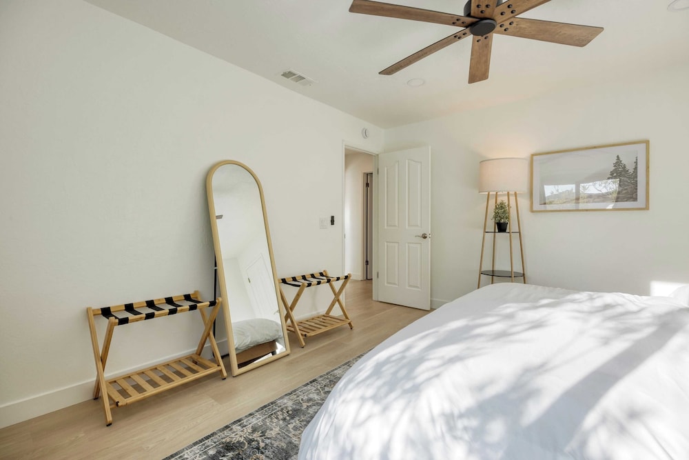 Terrace Hill Modern Paso Robles Escape Near Wineries, Dining, and Hot Springs