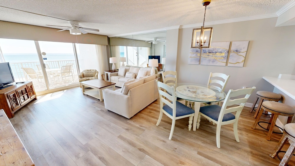 Beach House 202a 2 Bedroom Condo