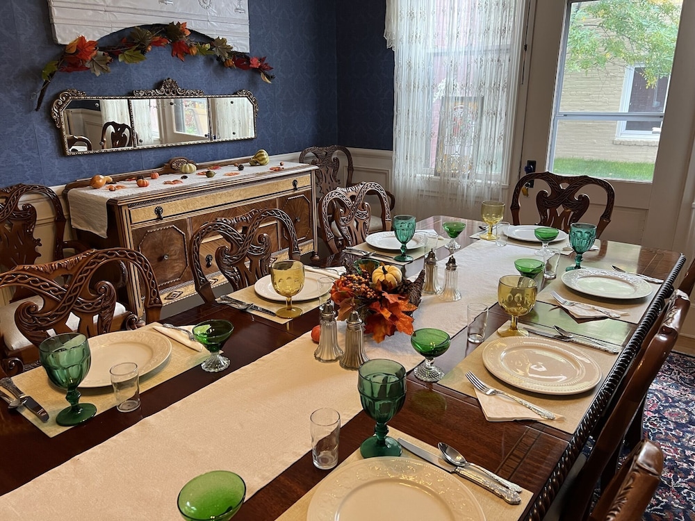 Hickory House Inn
