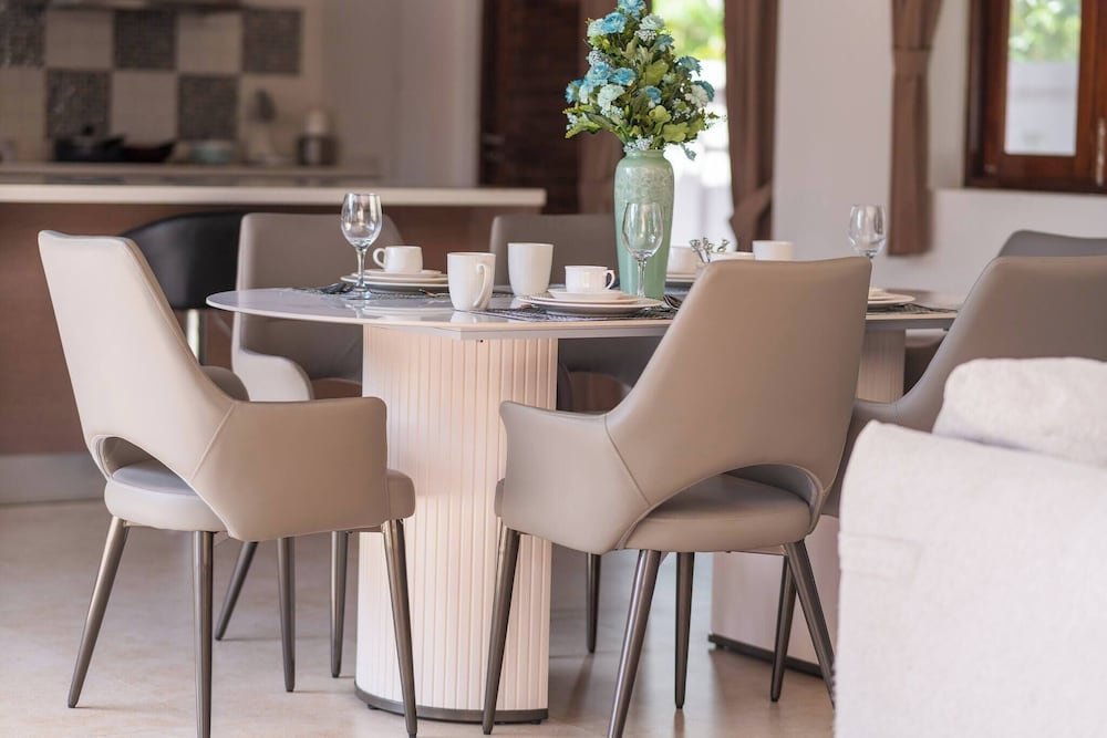 Spacious Private 4 BR Villa With a Working Office