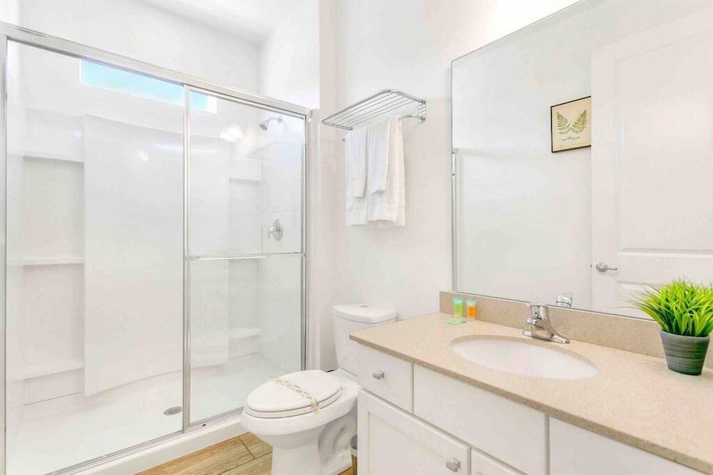 Super Size - 11br Spacious Home w Pool HOT TUB