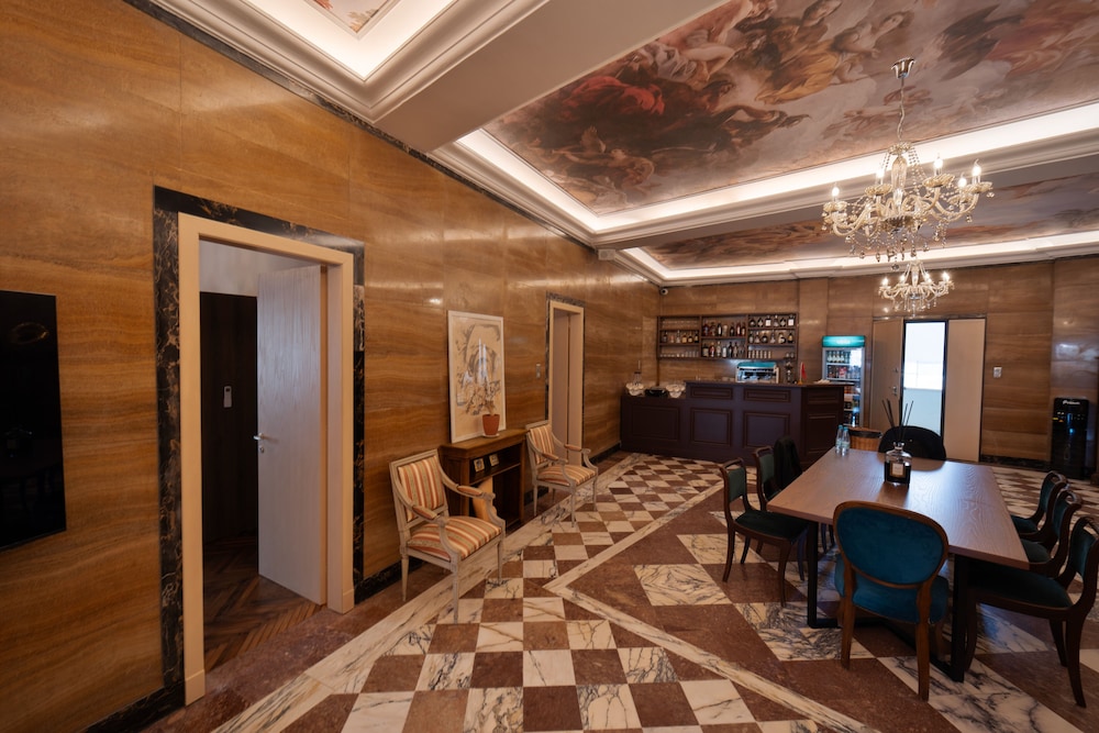 2115 Boutique Hostel