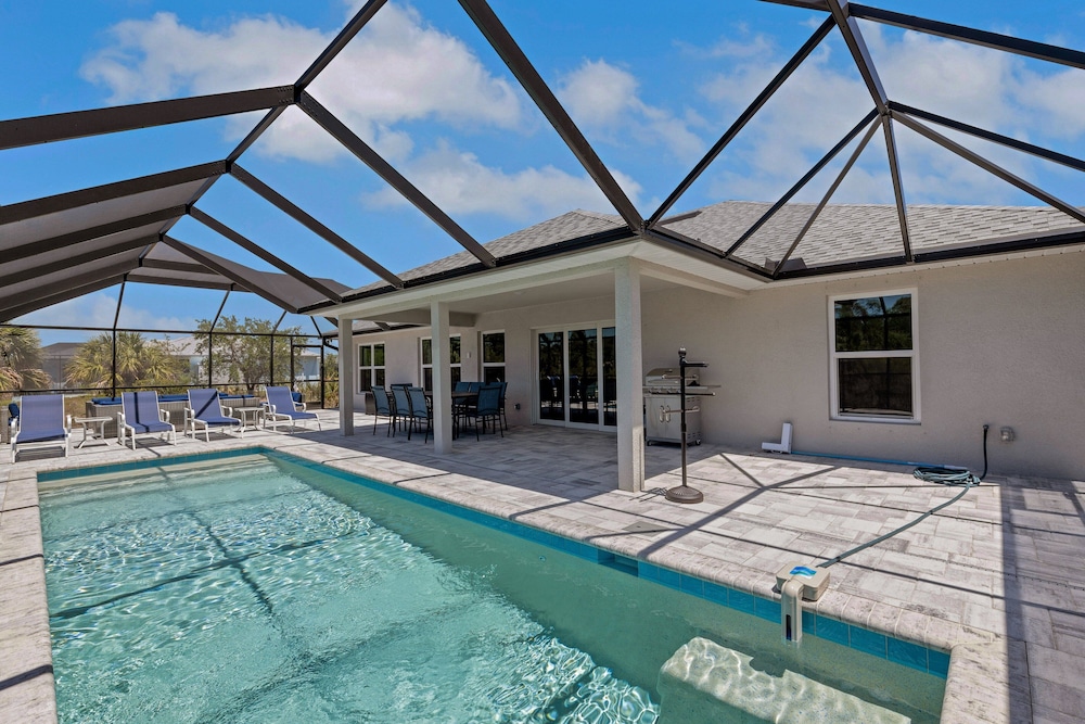 New Poolside Home in South Gulf Cove! Beaches Boca Grande, Manasota, Siesta Key & Venice