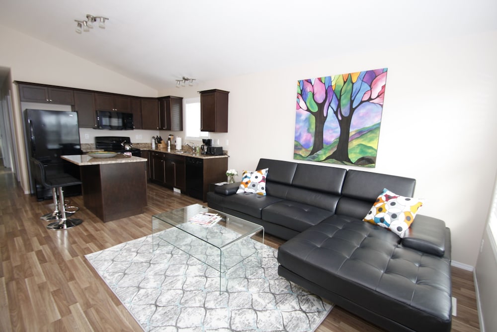 Hampton 3bd 2br near Airport