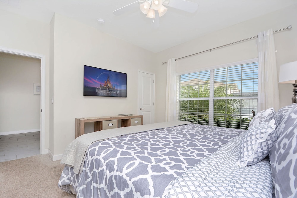 Wonderful 4Bd With Pool at Storey Lake Resort 4819