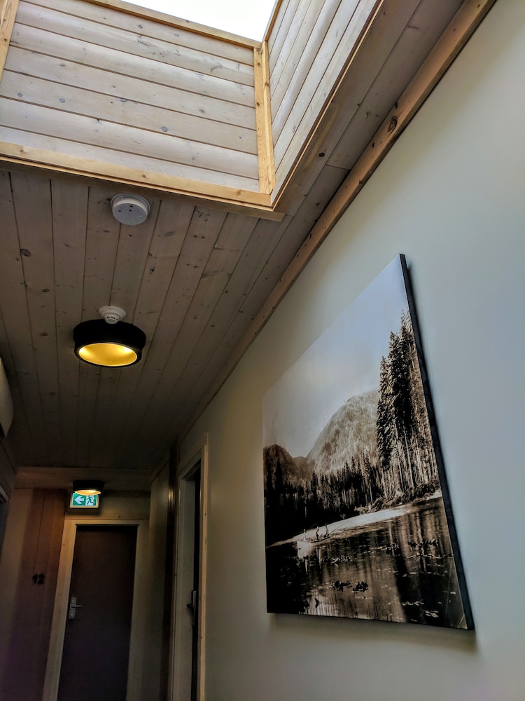 Riverside Inn