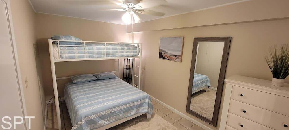 Large 3 Bedr Bay Views Pool Great Deck 3 Bedroom Condo