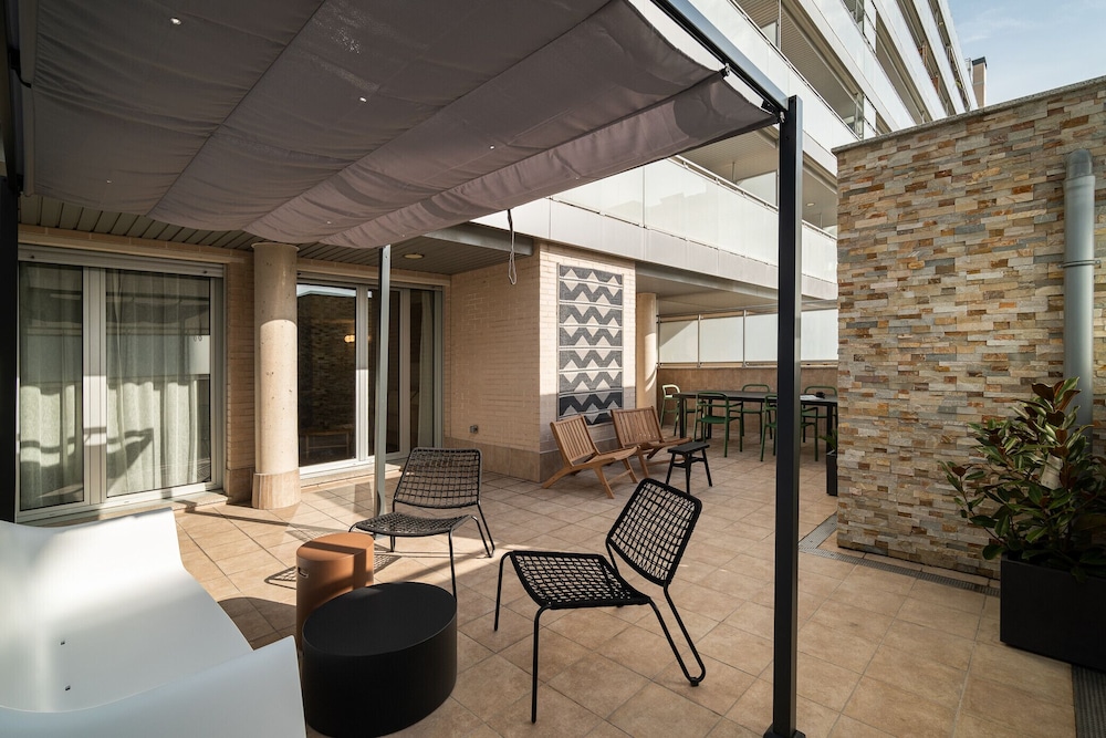 Port Forum Apartments By Olala Homes