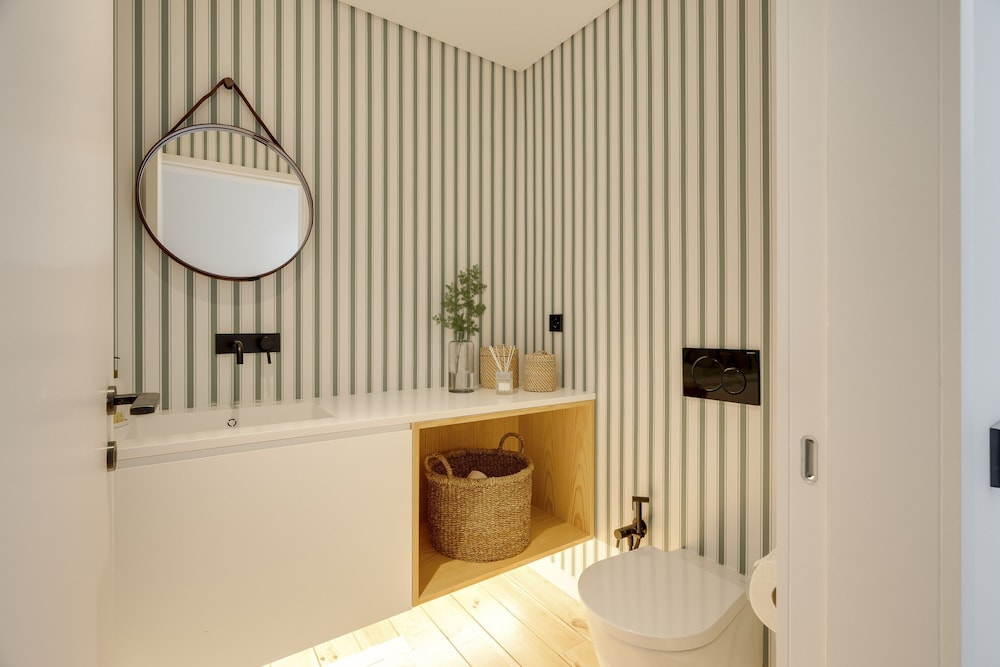 Cascais Contemporary Villa by Cadenzalux
