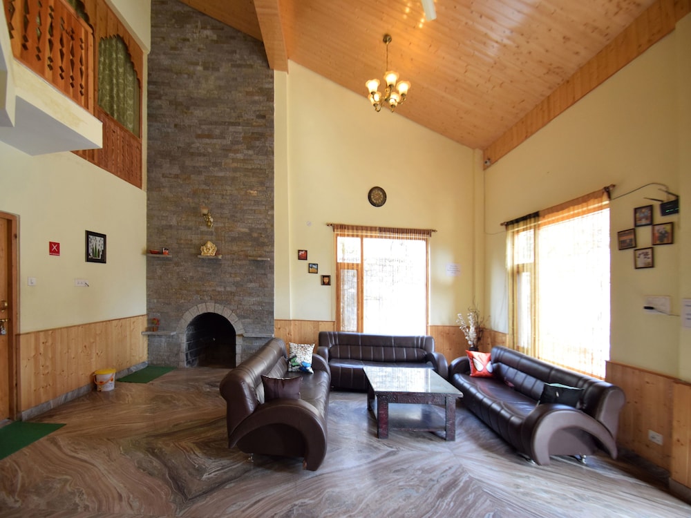 OYO 4782 Manzana Woodlet Cottage