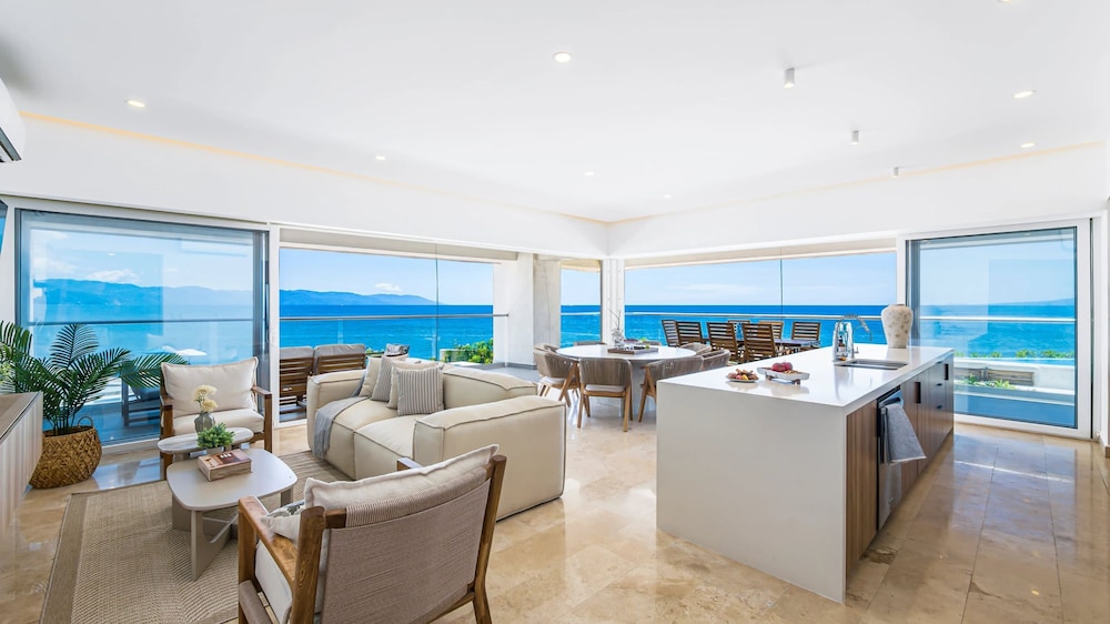 Beachfront Private Pool Theatre Room Views