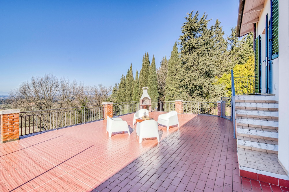 Home Boccaccio Terrace and Chianti View 1