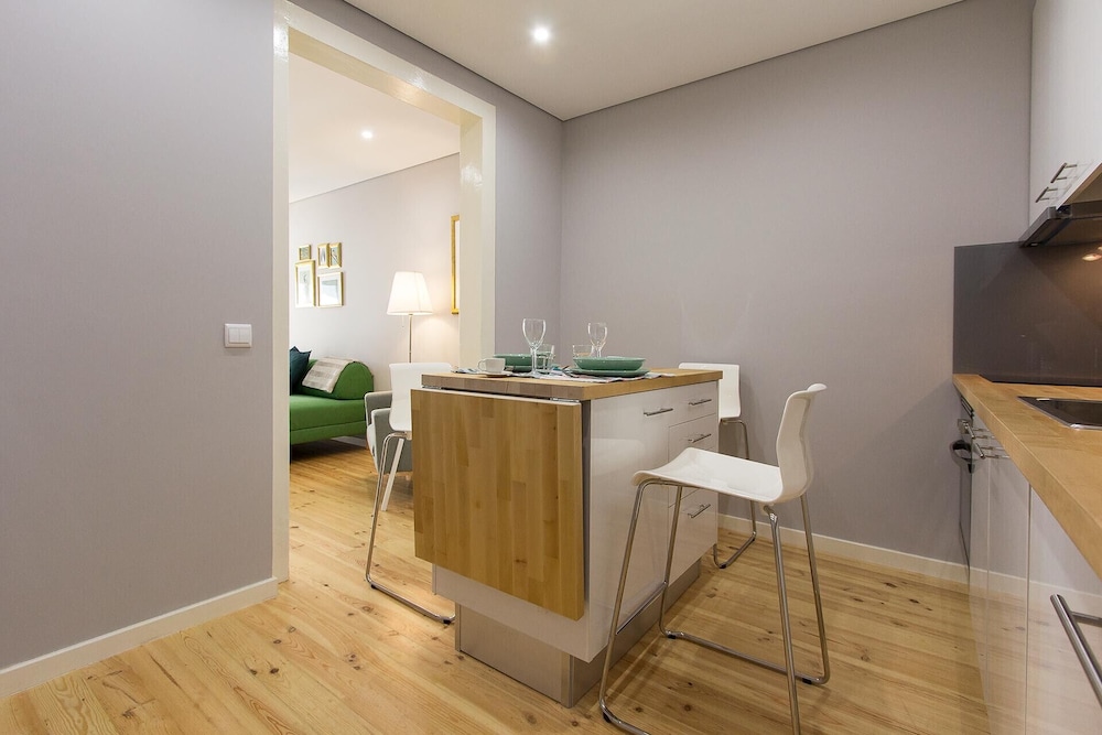 Bairro Alto Elegant by Homing