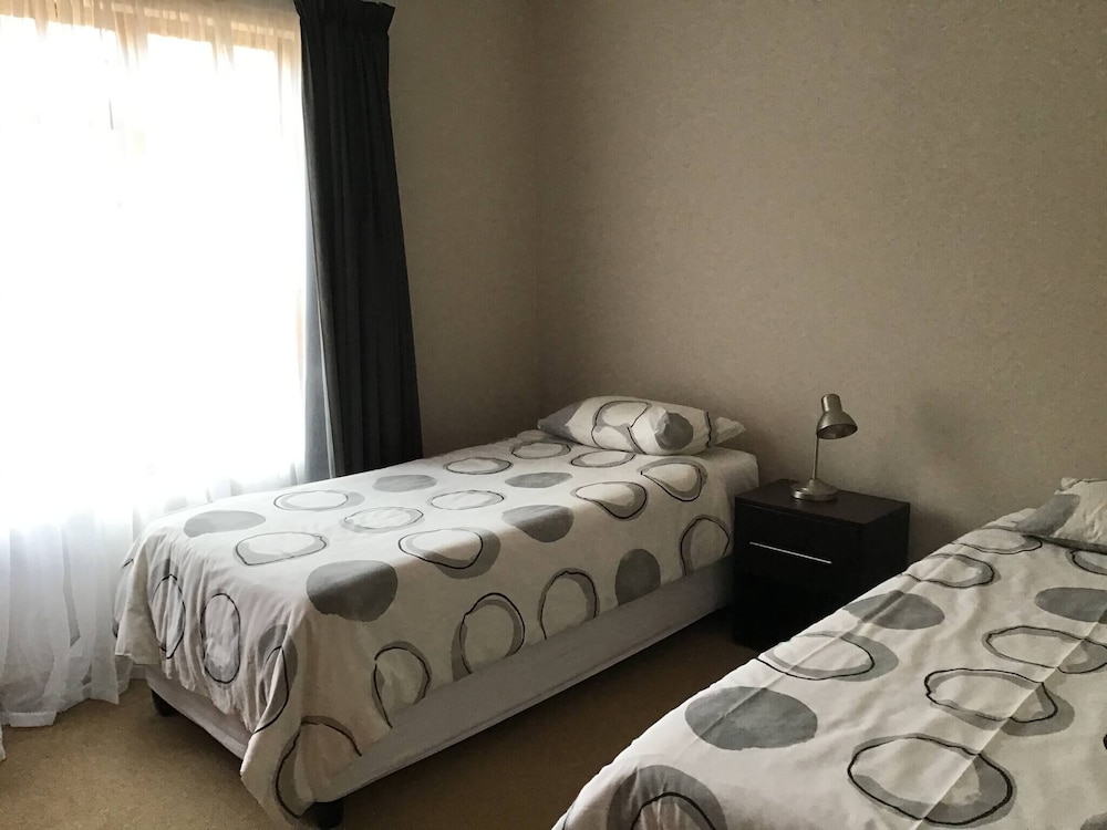 Fully Furnished Monthly Stay in Pentagon Park