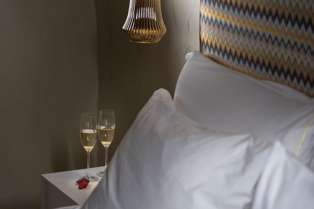 Mythical Blue Luxury Suites 2