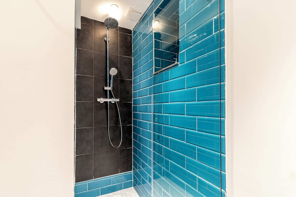 Elegant Two Bedroom Flat in Redcliffe Gardens