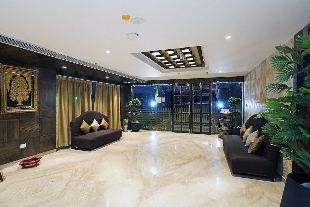 OYO 28757 Pikus Inn view 5
