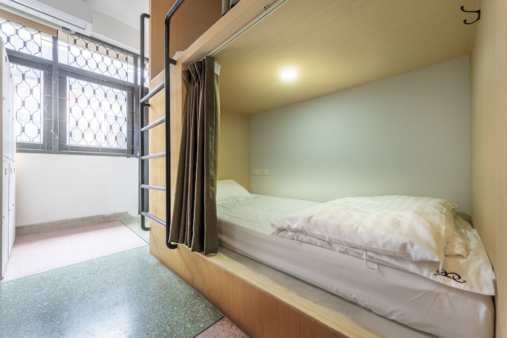 Sloth Hostel