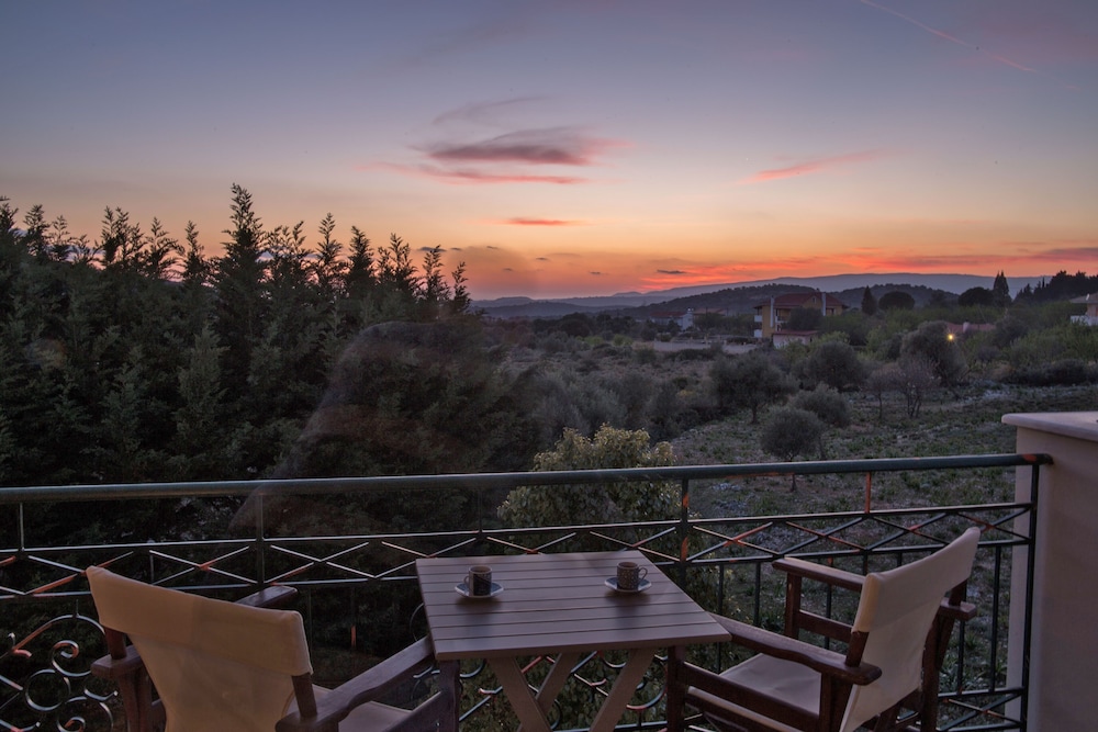 Dina Apartments