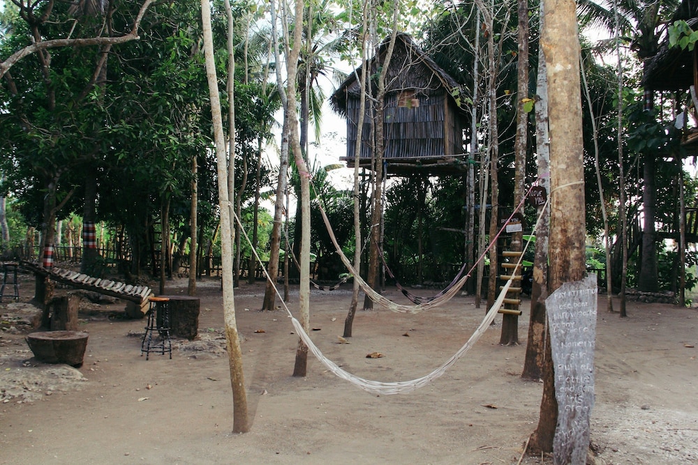 Nyuh Bengkok Tree House