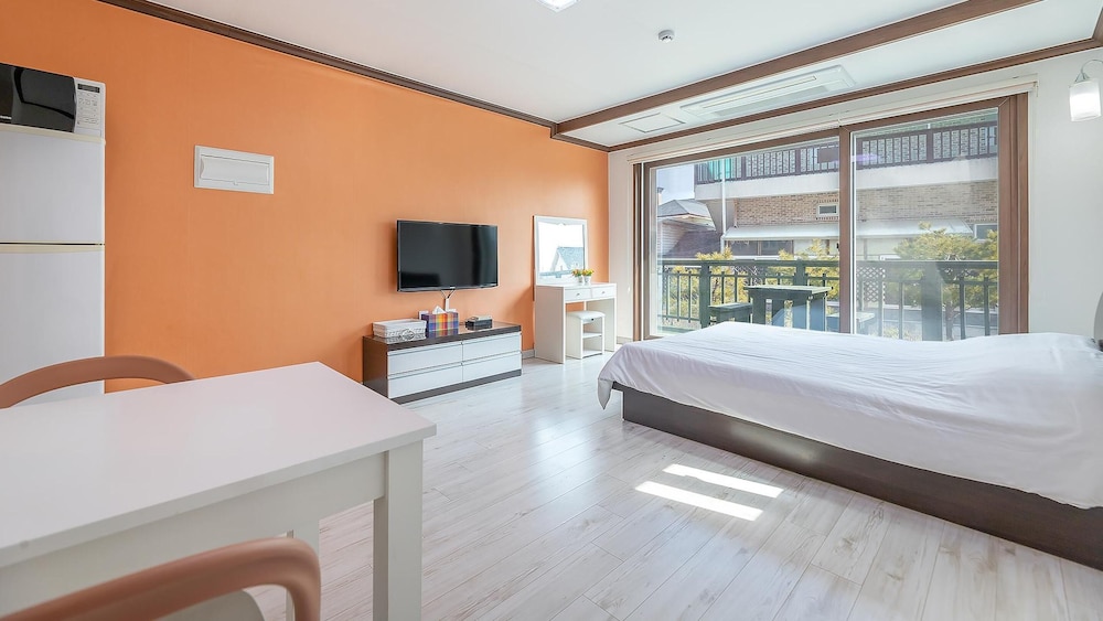 hotel room