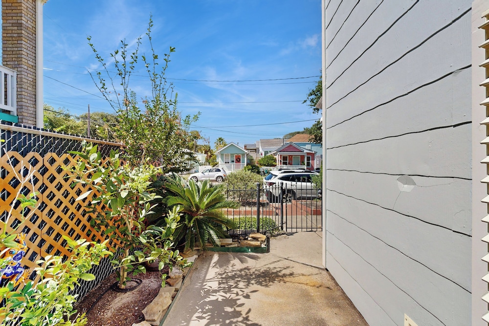 1BR Cozy Dog-friendly Home w/ Kitchenette & Patio