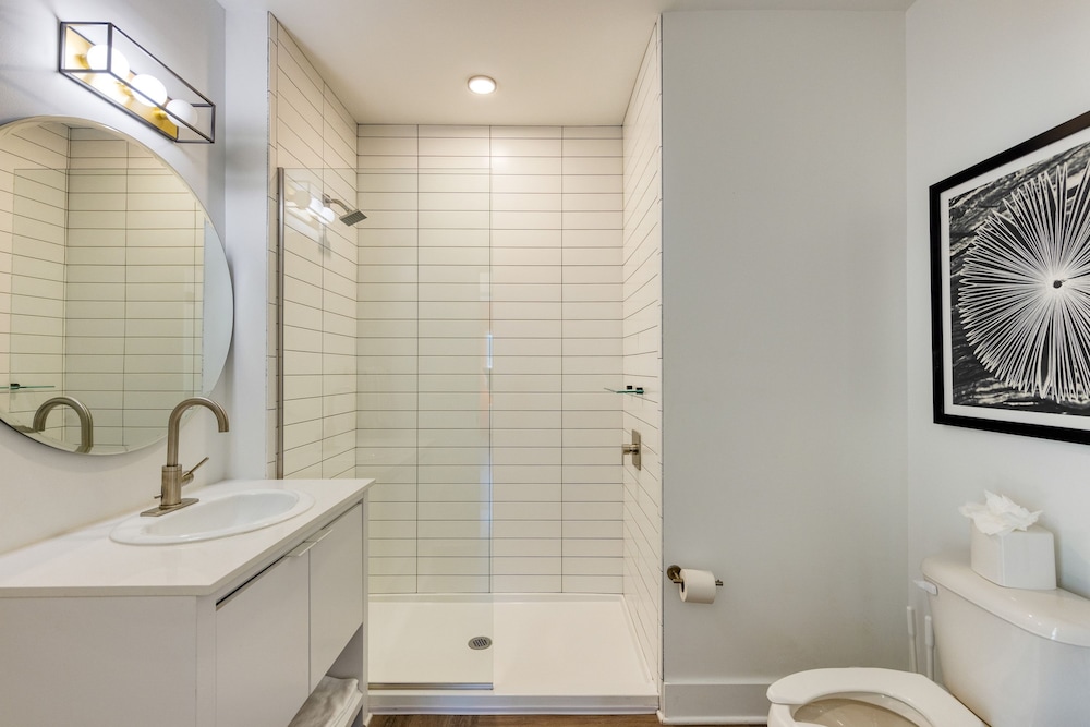 The Carter 205 by Avantstay 4BR Balcony