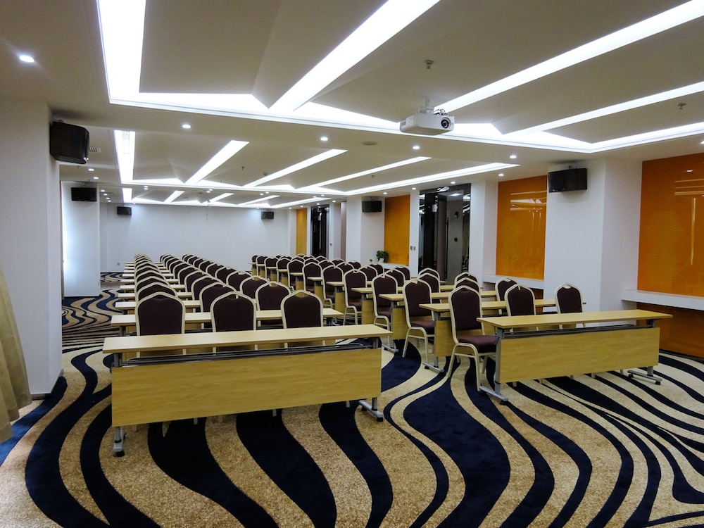meeting & event spaces