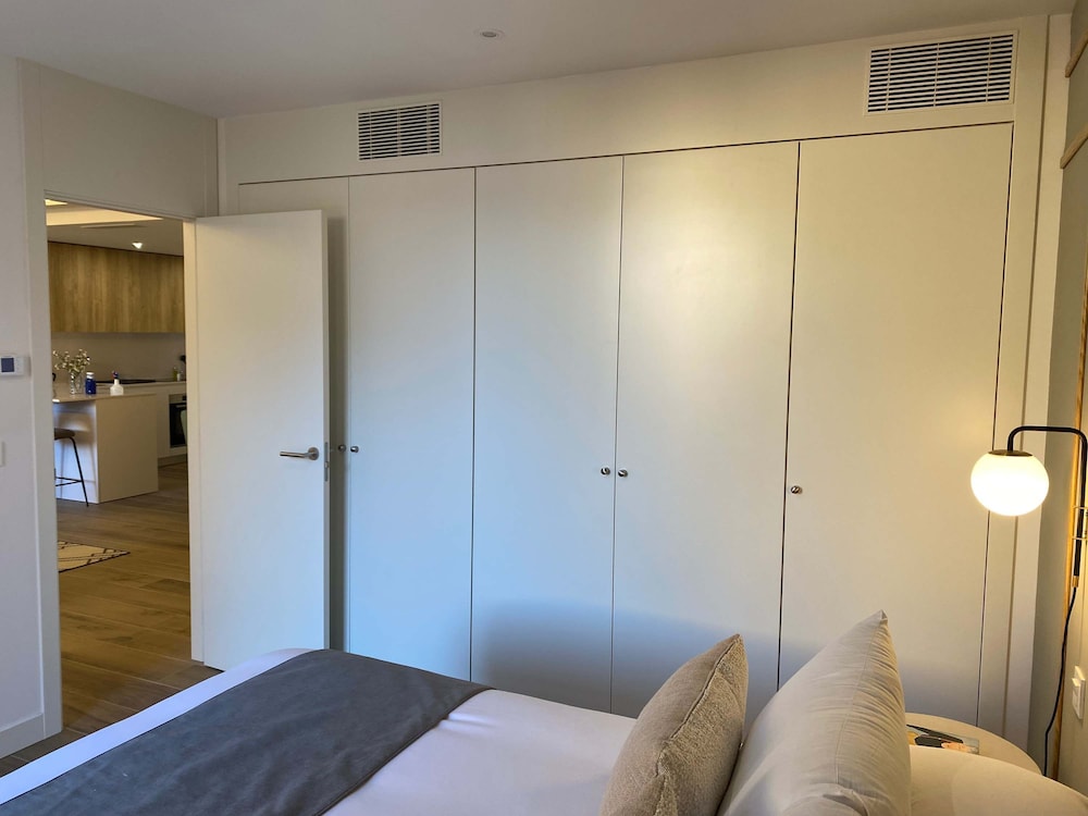 w Trendy 2BR w Sunny Terrace in Chueca