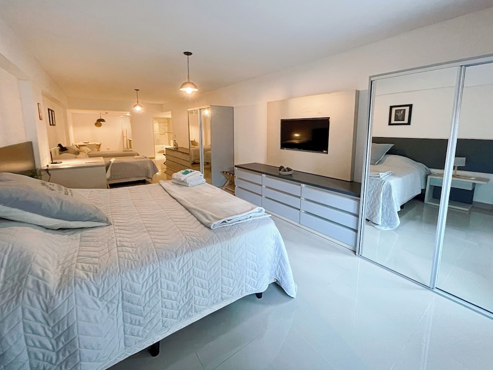 Ayres Suites Moreno