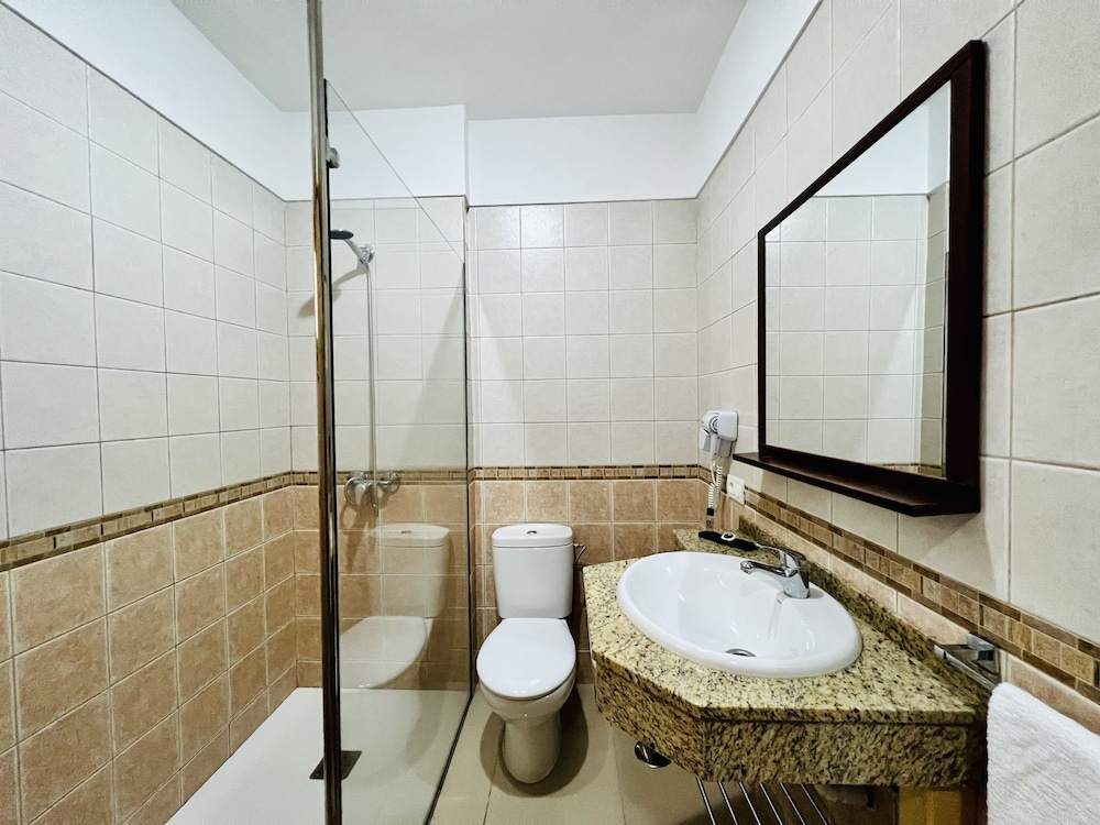 Apartamentos Frontera