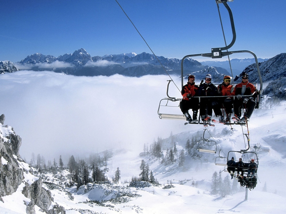 Small Pet-friendly Holiday Park With Nassfeld Card in High Season view 5