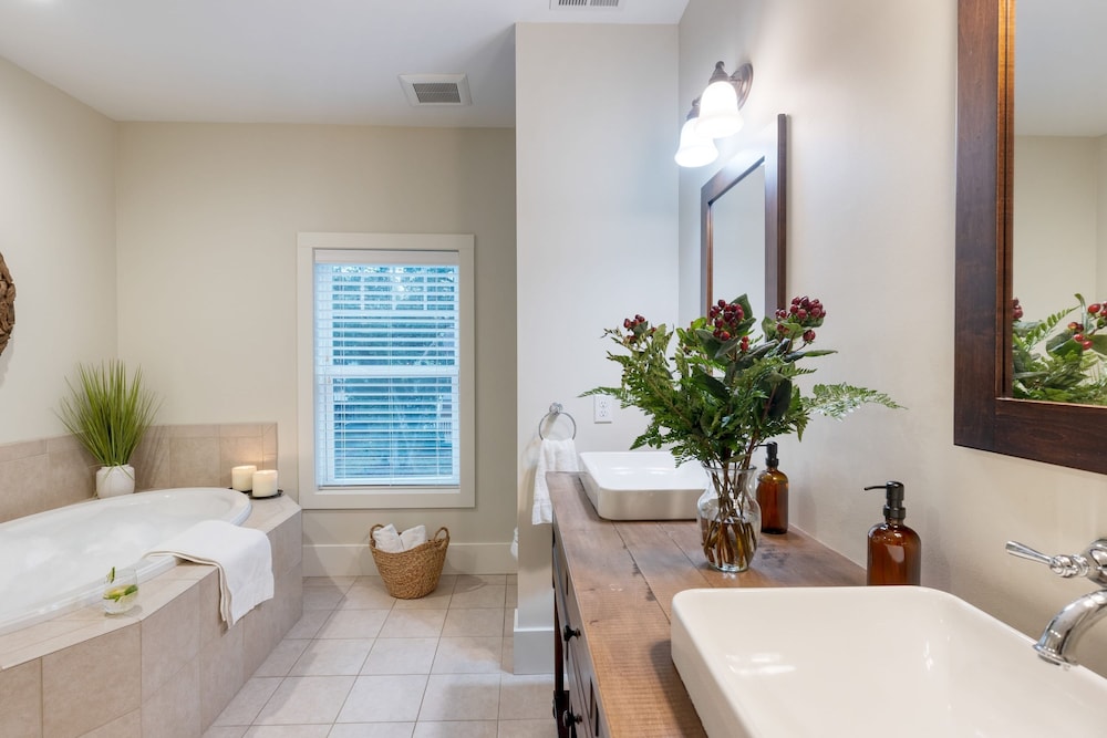 Pink Plume Coastal Escape Near Beach Private Pool Grill Luxe Interiors