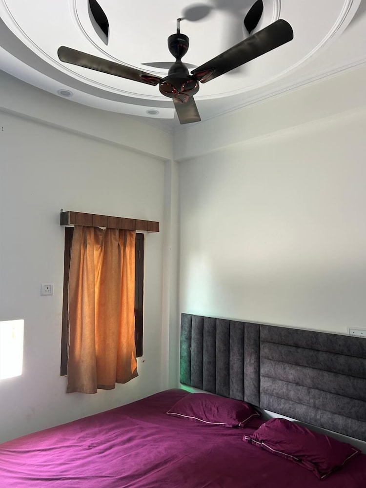Hotel Lush by Ravindra
