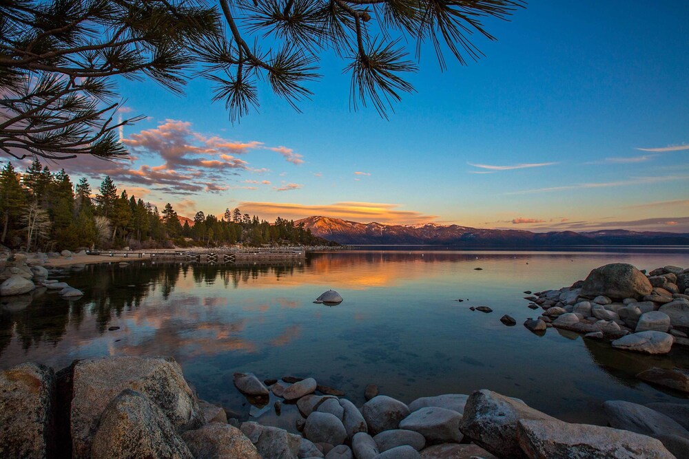California Retreat ~ 1 Mi to Lake Tahoe view 5