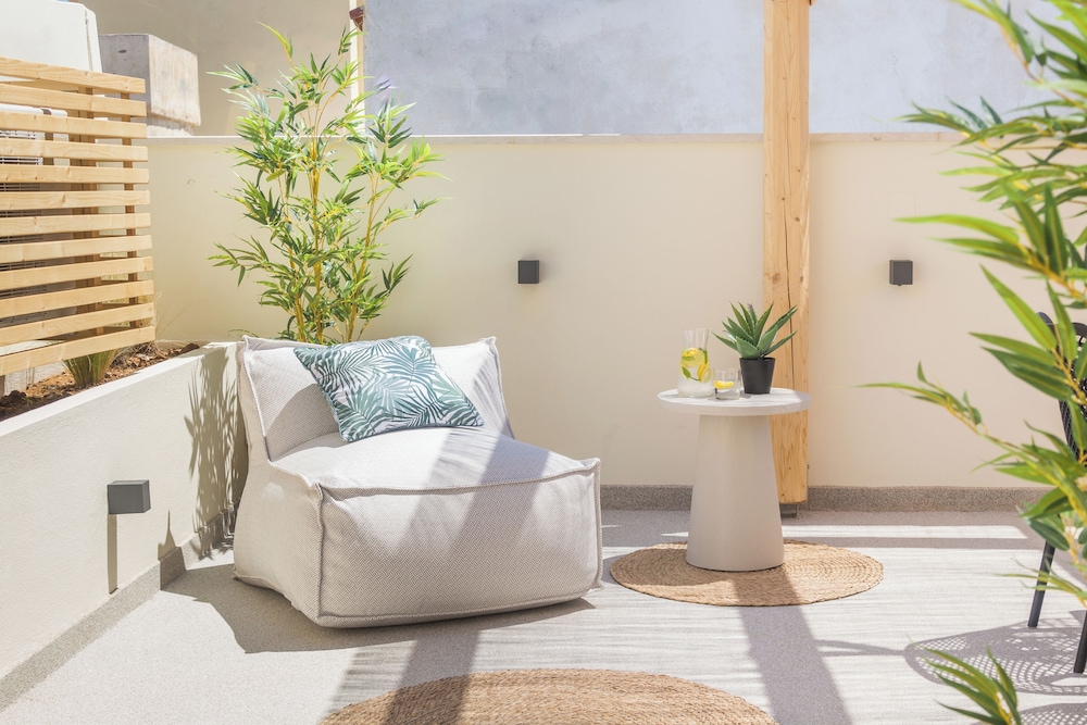 Old Town Charm-Cozy 2BR with Rooftop